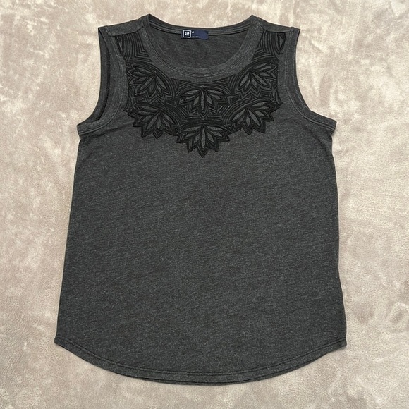 GAP Gray Embroidered Tank Top - Picture 3 of 14